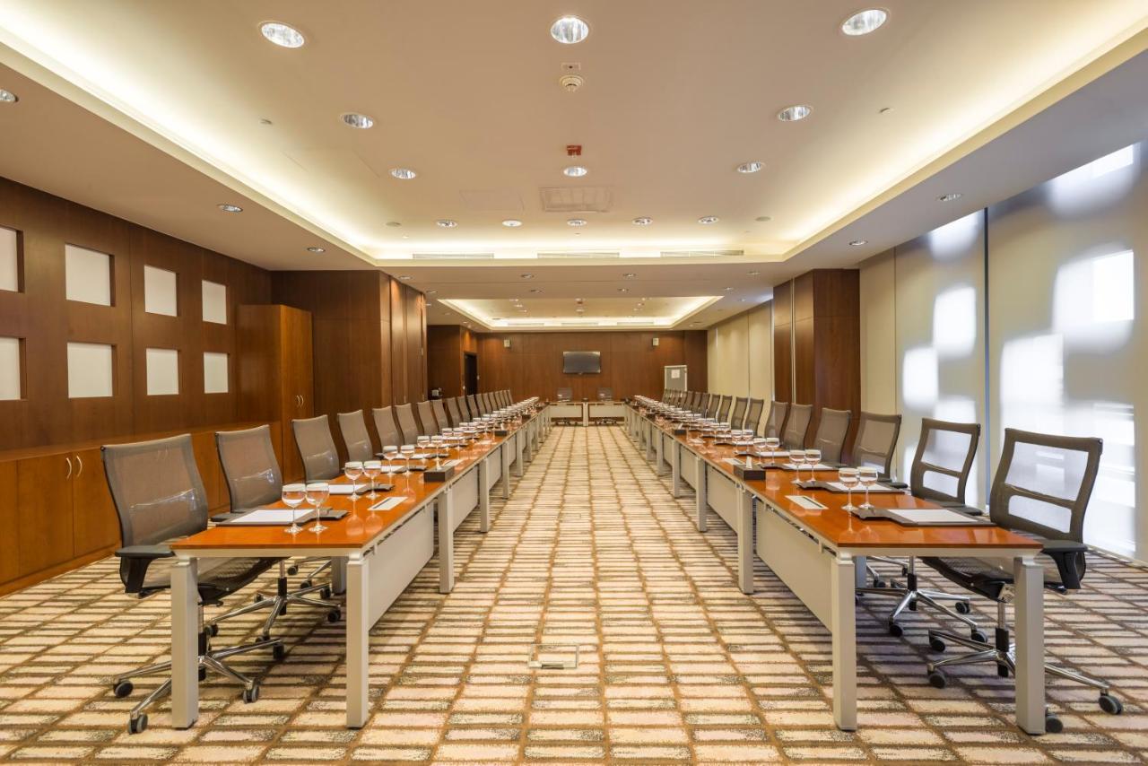 Crowne Plaza Riyadh - Rdc Hotel & Convention By Ihg Eksteriør bilde Meeting room