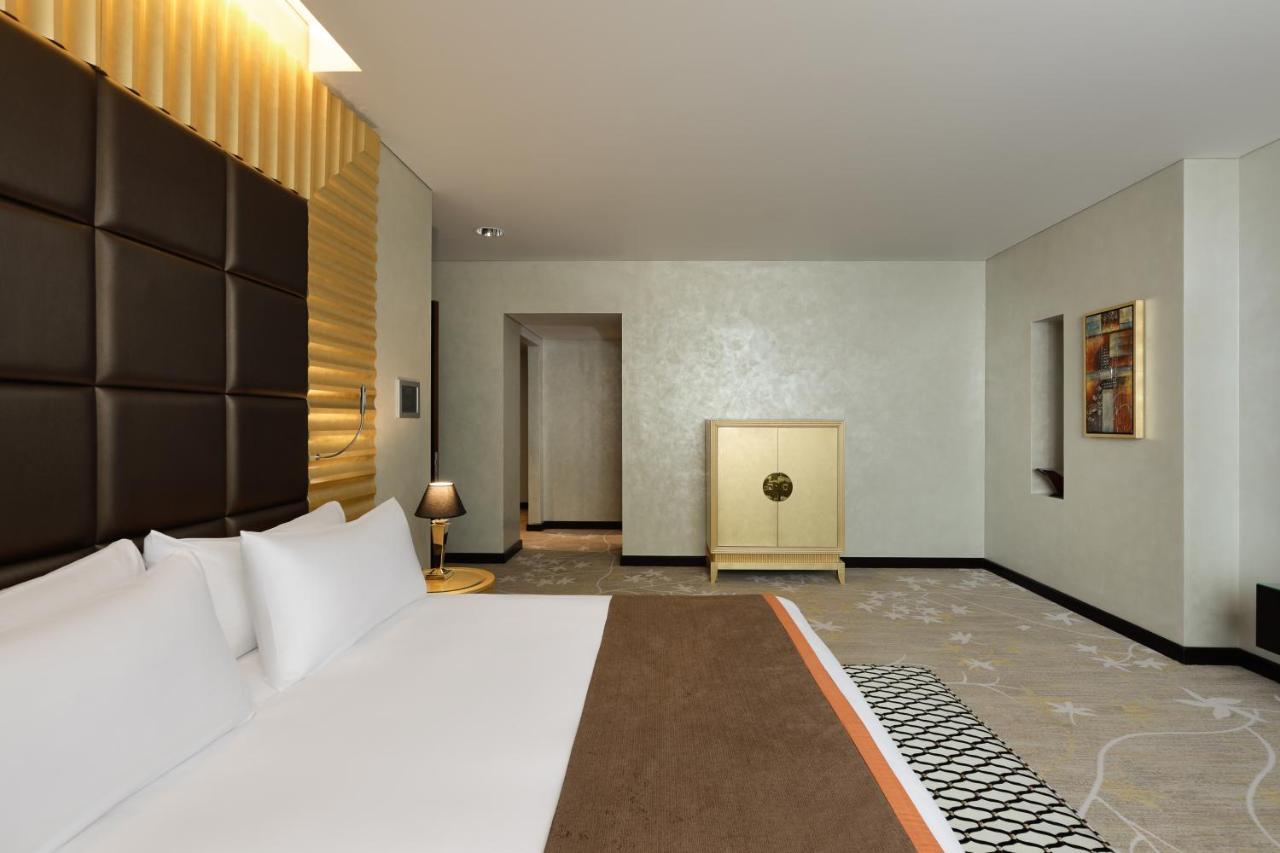 Crowne Plaza Riyadh - Rdc Hotel & Convention By Ihg Eksteriør bilde A bedroom at the hotel
