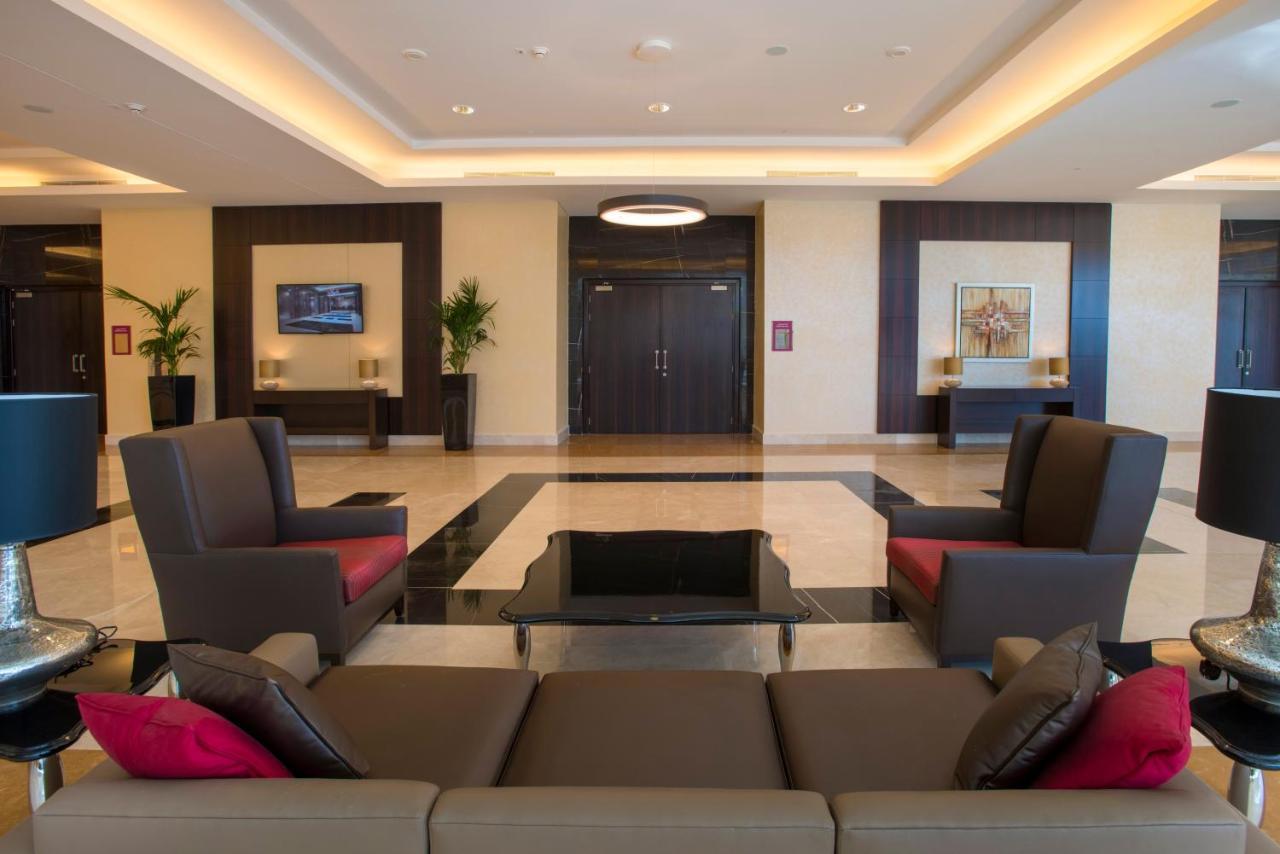 Crowne Plaza Riyadh - Rdc Hotel & Convention By Ihg Eksteriør bilde The lobby of the hotel